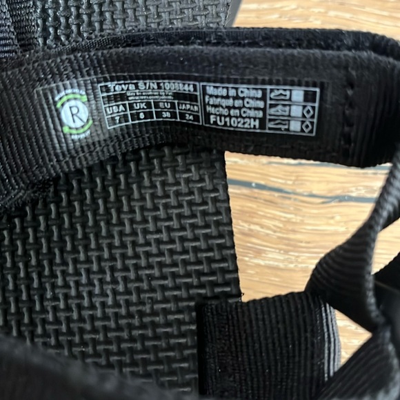 Teva Flatform Universal Sandals - Picture 9 of 9